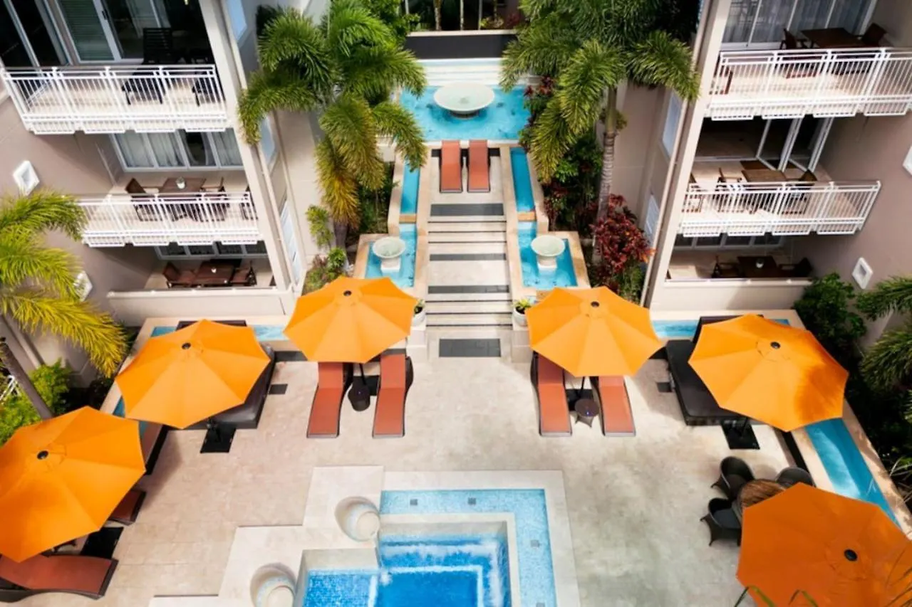 Chic Hastings Street Apartment Noosa Heads