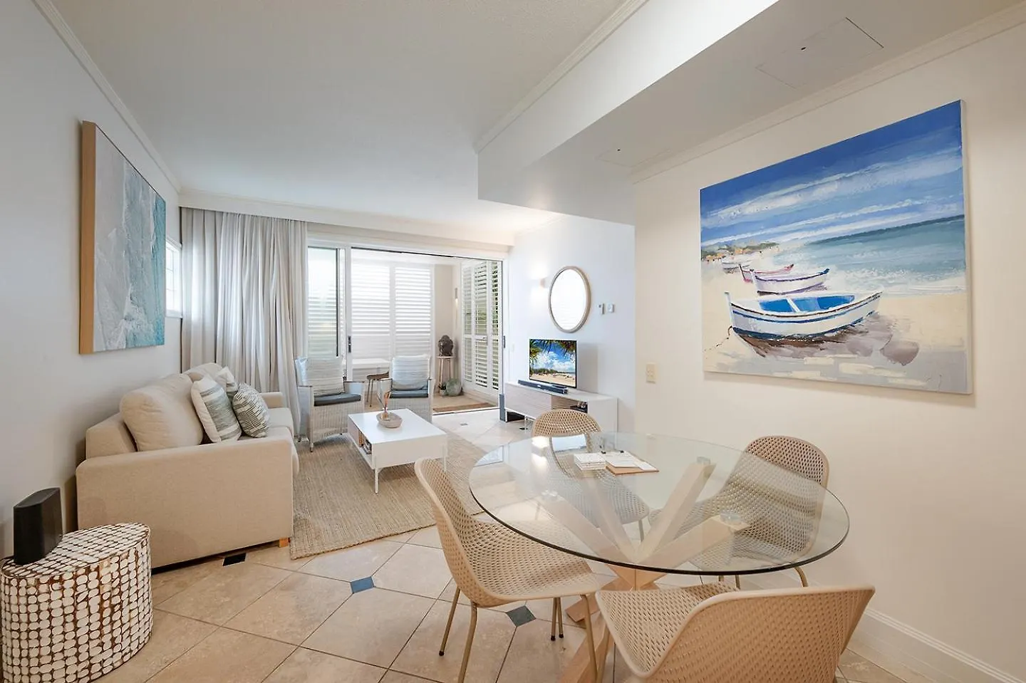 Chic Hastings Street Apartment Noosa Heads