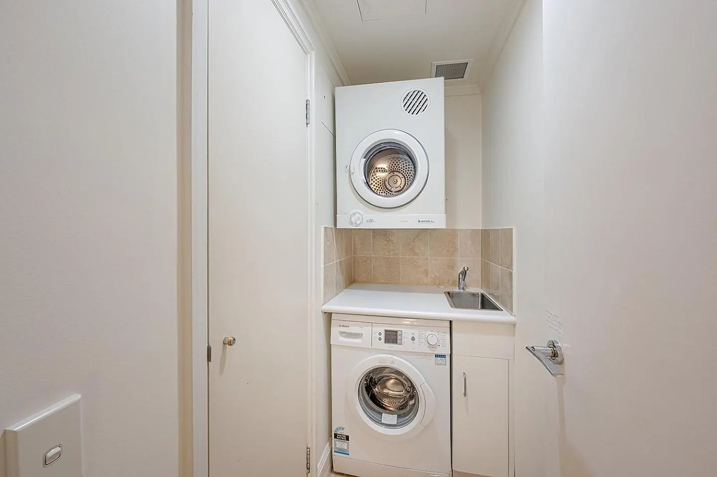 Chic Hastings Street Apartment Noosa Heads