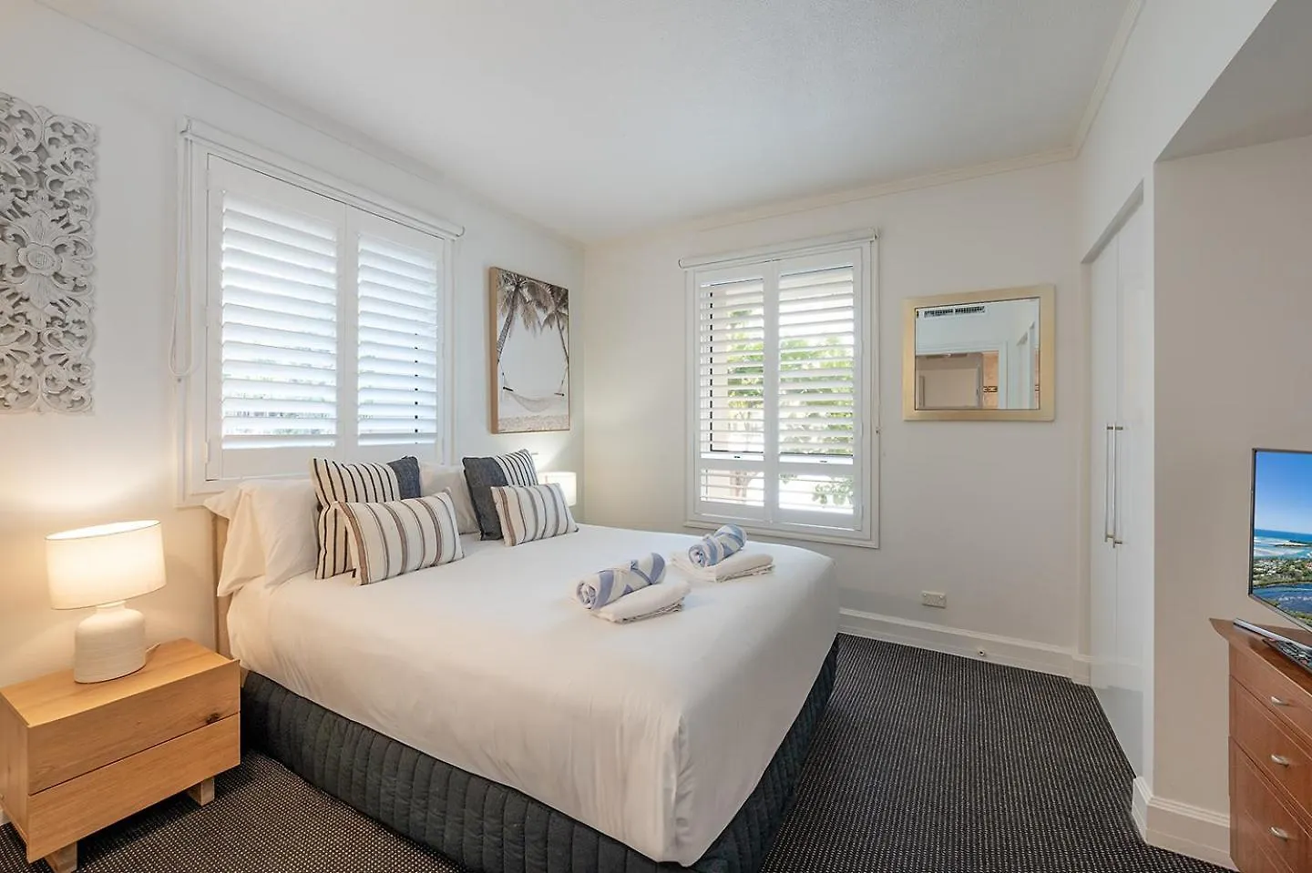 Chic Hastings Street Apartment Noosa Heads